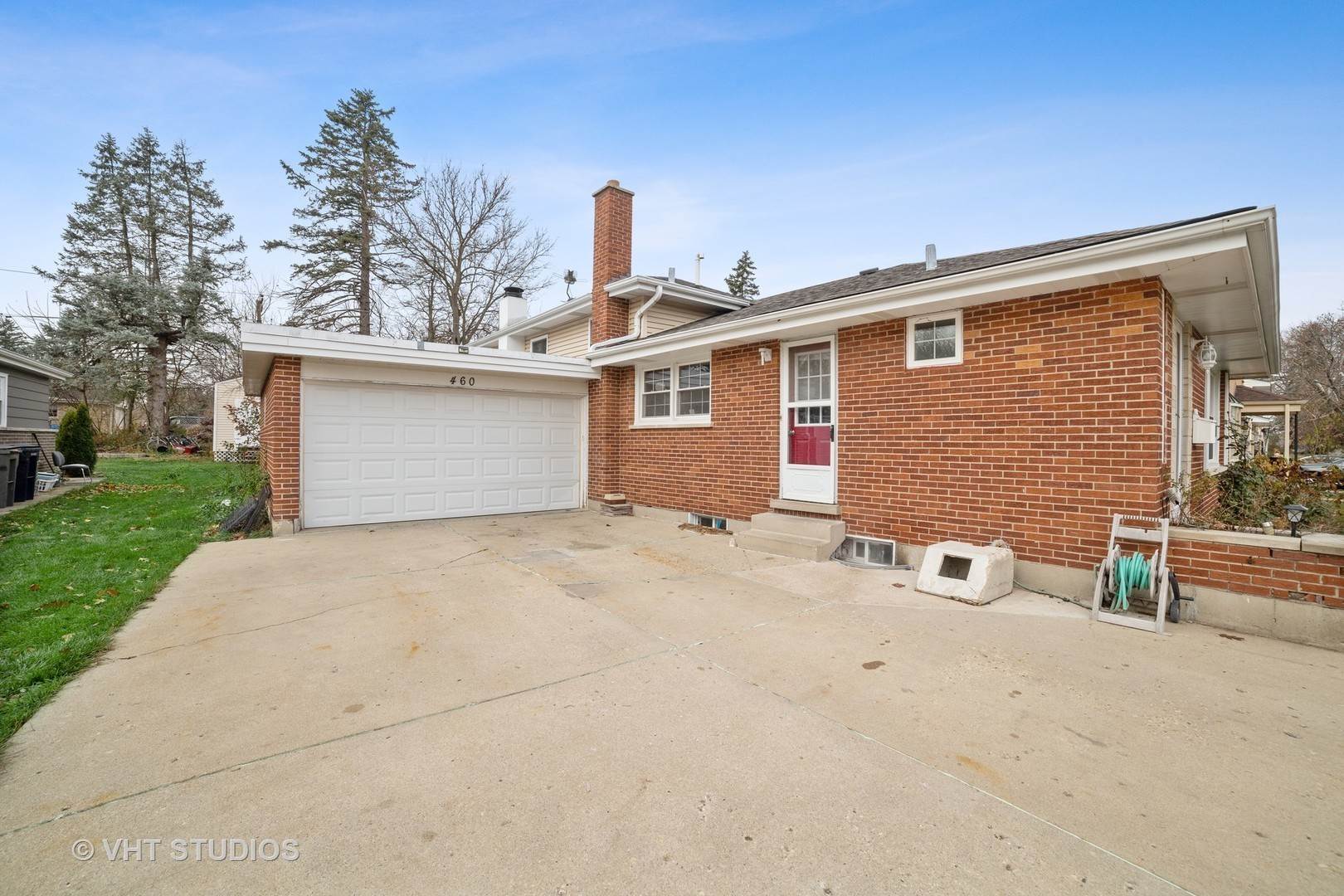 11. Single Family for Sale at Elgin, IL 60123