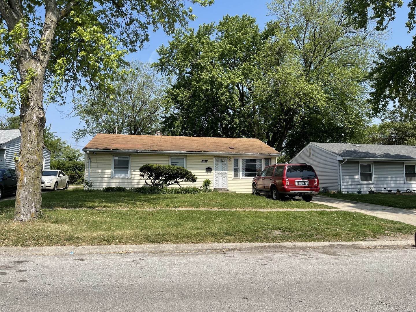 Single Family for Sale at Robbins, IL 60472
