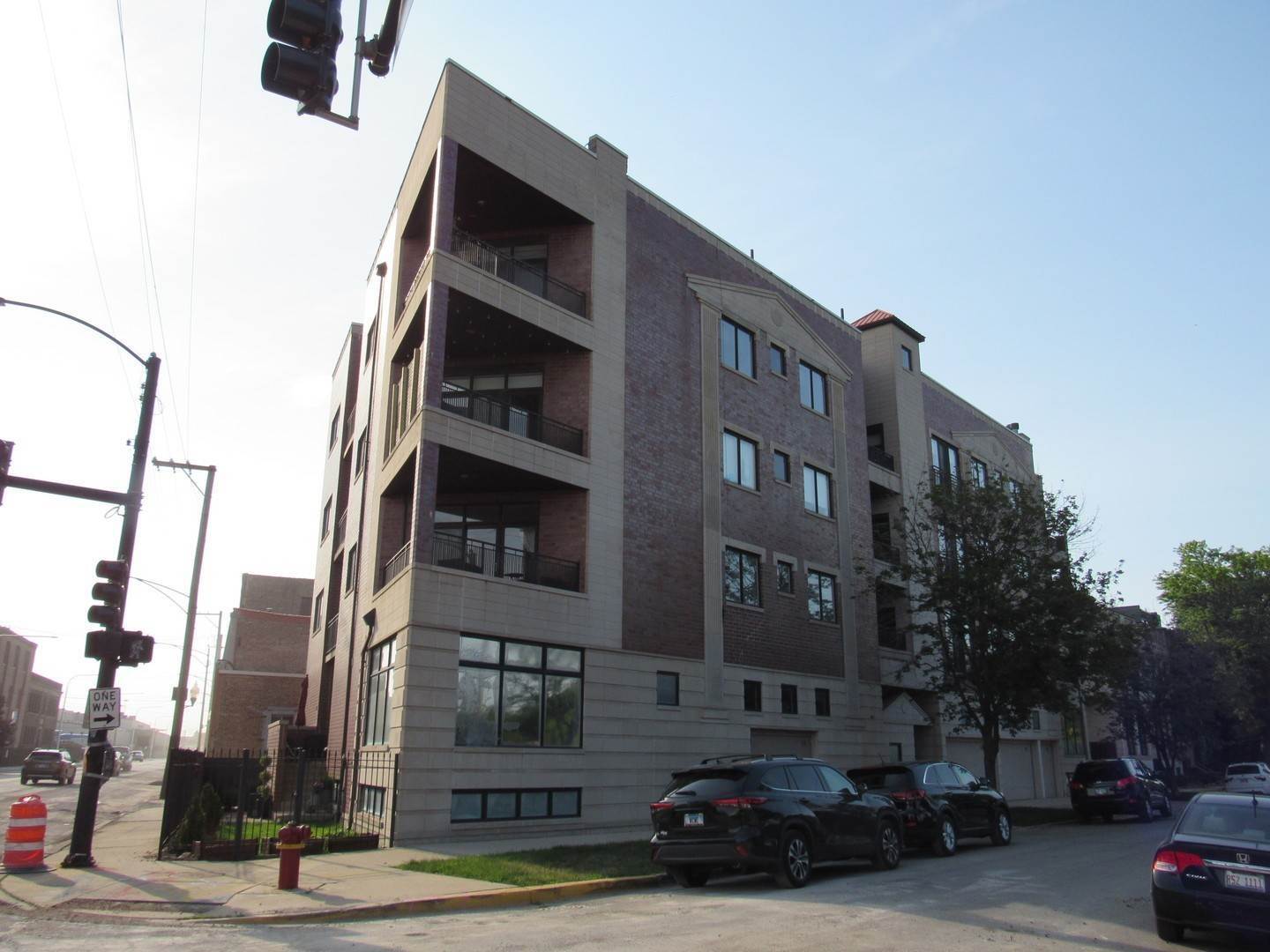 Single Family for Sale at Smith Park, Chicago, IL 60612