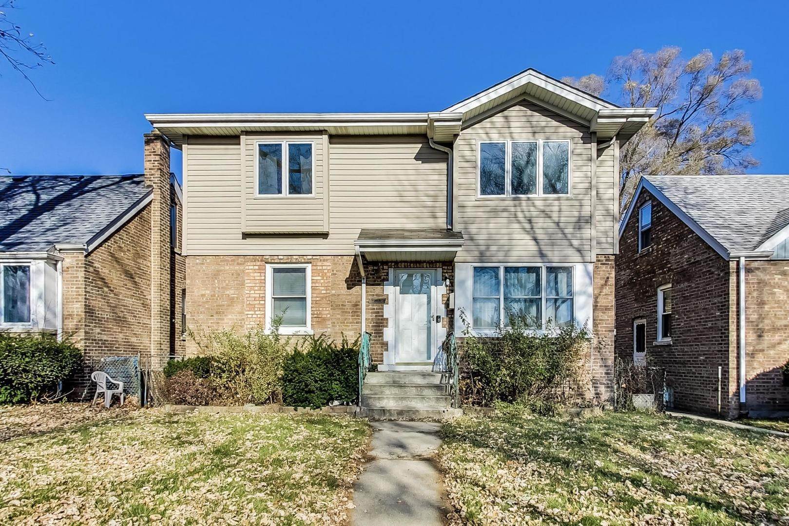 Single Family for Sale at Mount Greenwood, Chicago, IL 60655