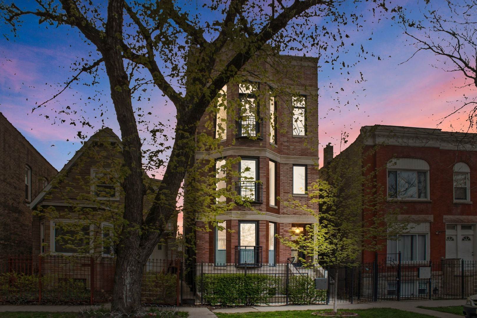 Duplex Homes for Sale at Tri Taylor, Chicago, IL 60622