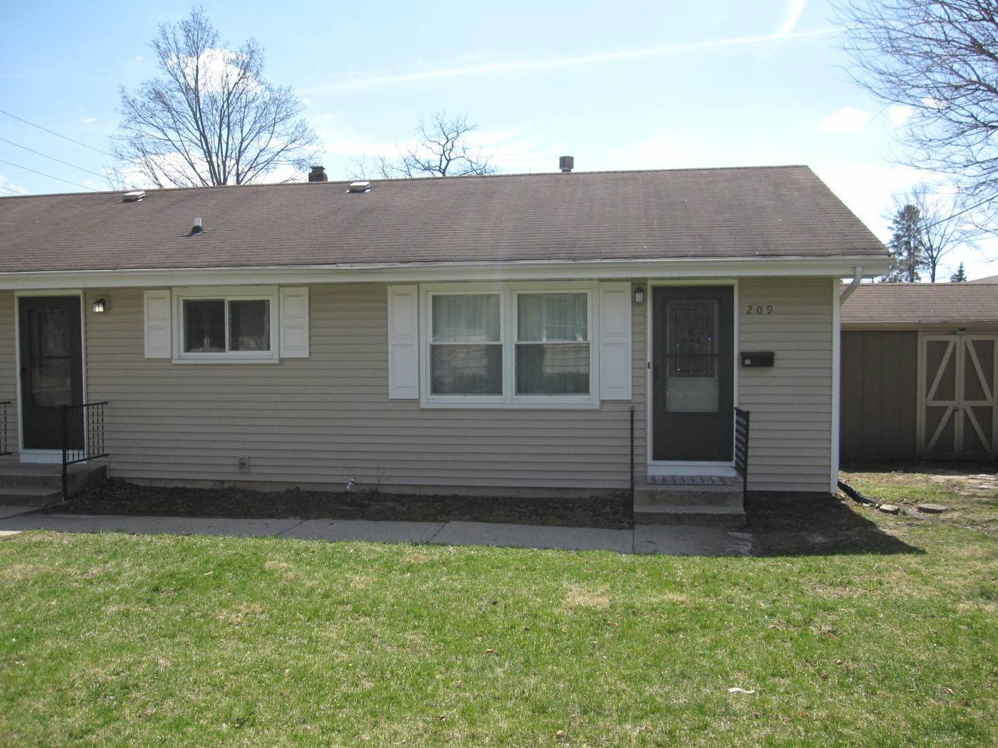 Duplex Homes at Carpentersville, IL 60110