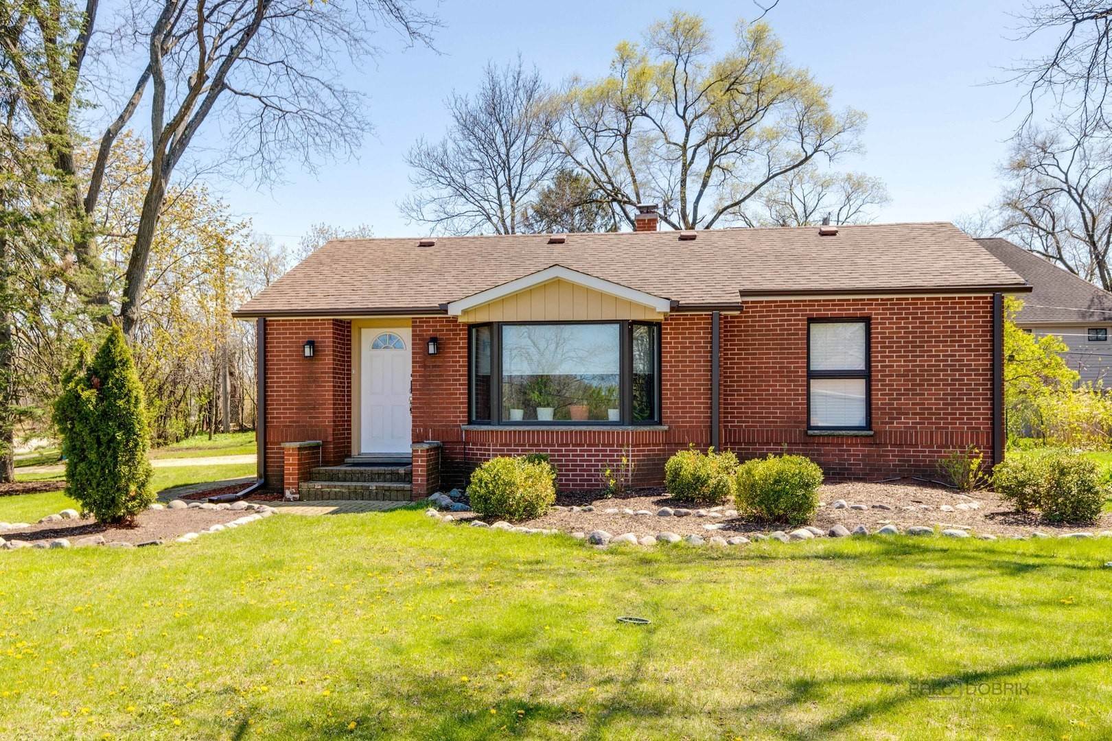 Single Family for Sale at Deerfield, IL 60015