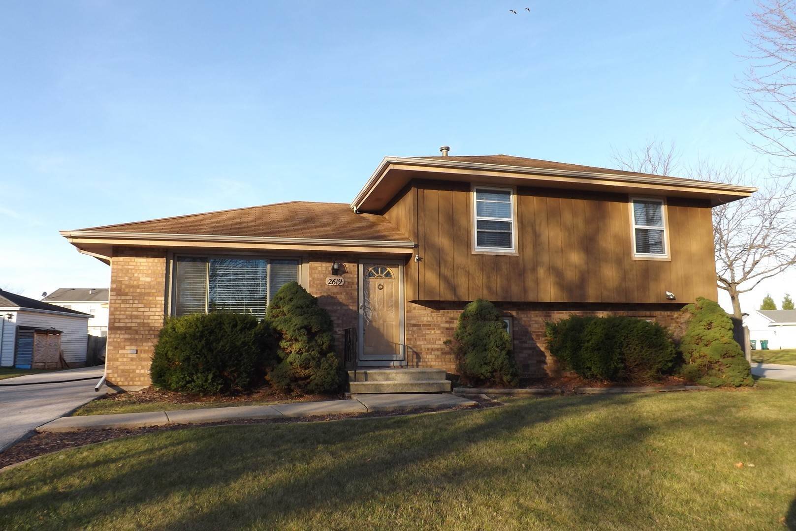 Single Family for Sale at Plainfield, IL 60586