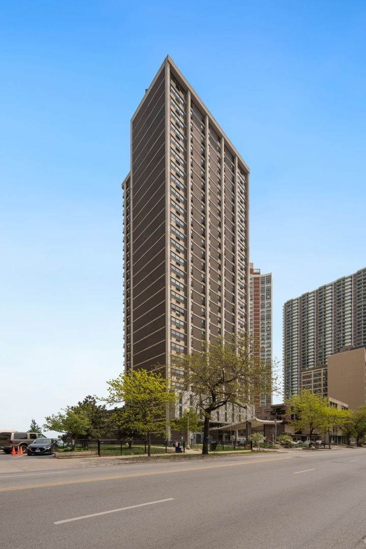 Single Family for Sale at Edgewater Beach, Chicago, IL 60660