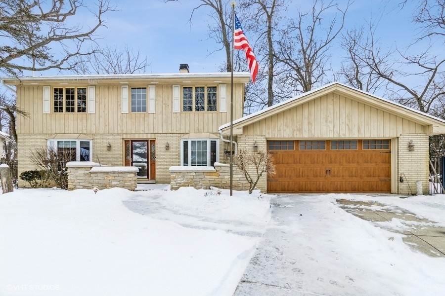 Single Family for Sale at Medinah, IL 60157