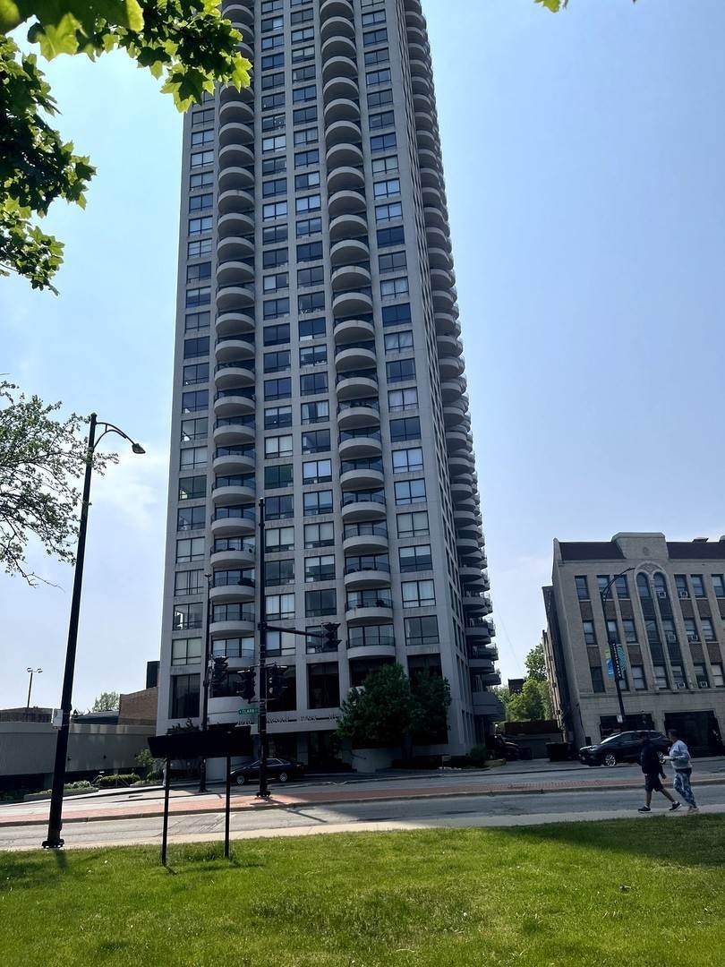 Condominium at Lincoln Park, Chicago, IL 60614