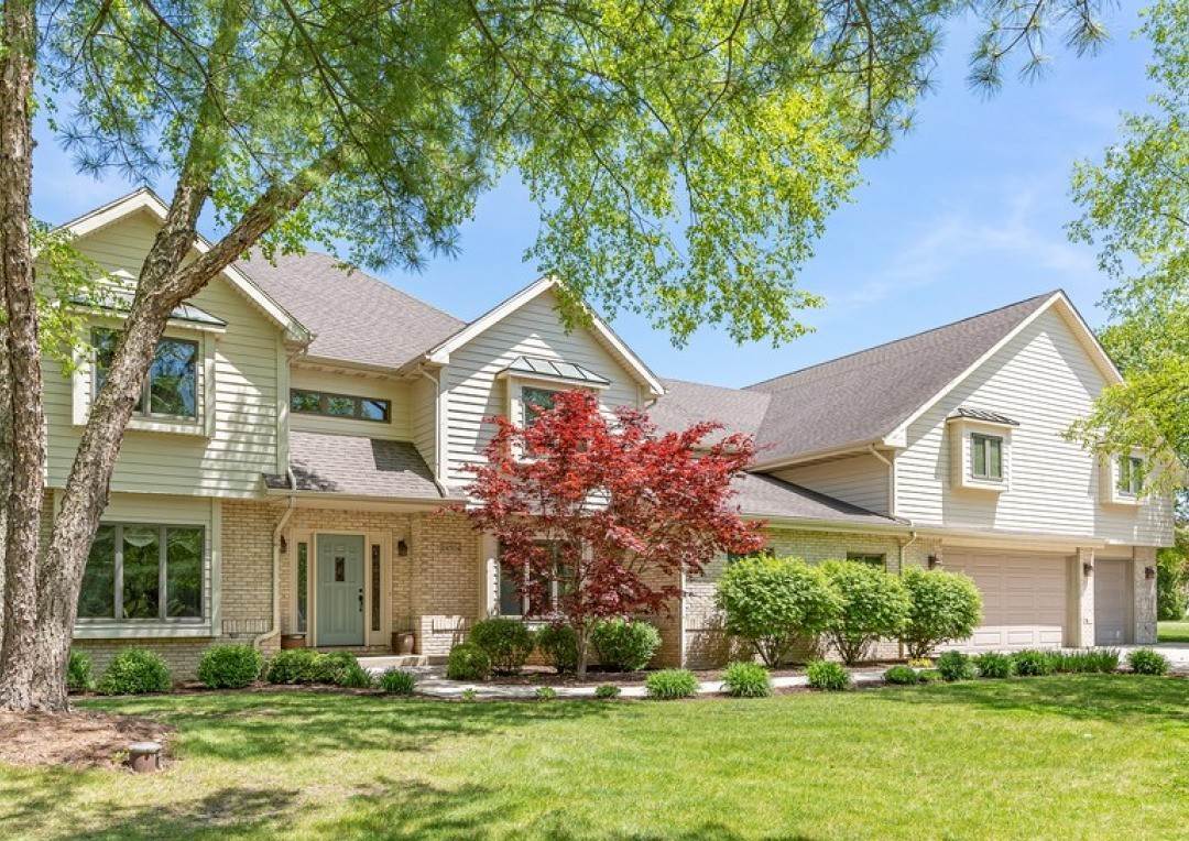 Single Family for Sale at Shorewood, IL 60404