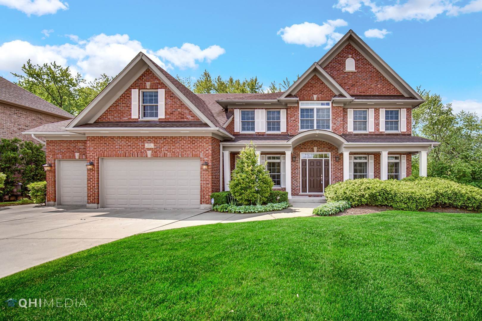 Single Family for Sale at Bloomingdale, IL 60108