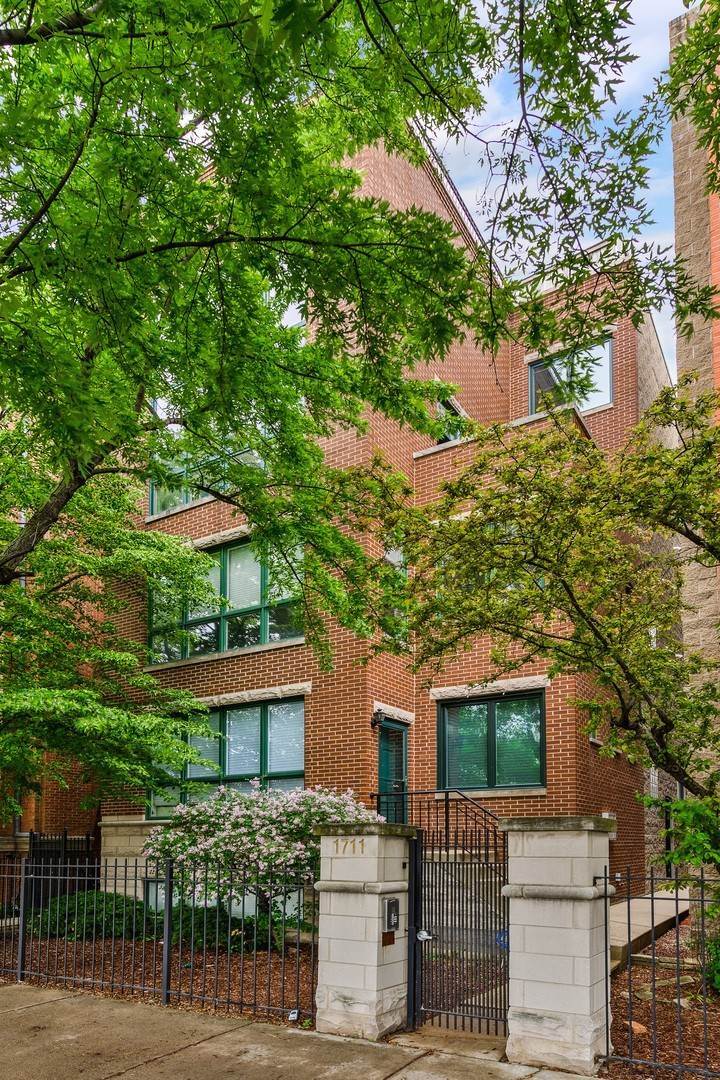 Single Family for Sale at Ranch Triangle, Chicago, IL 60614