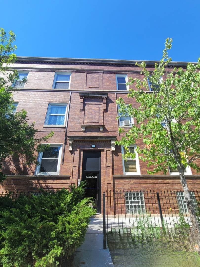 Single Family for Sale at Fifth City, Chicago, IL 60624