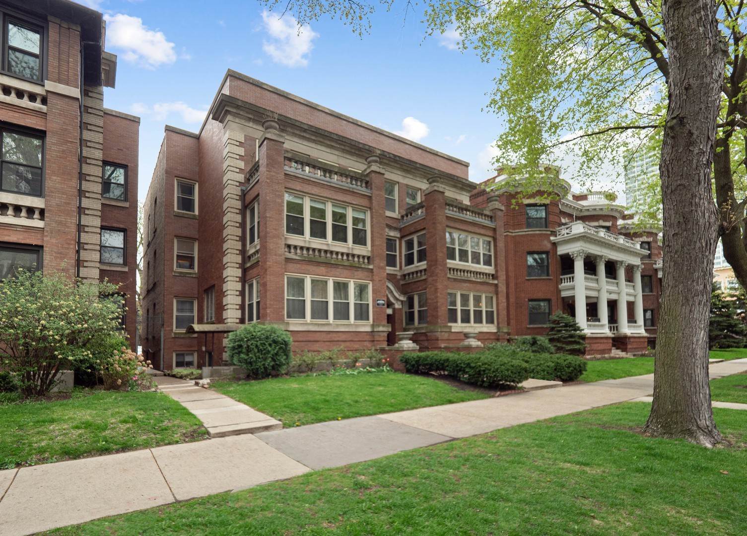 Single Family for Sale at East Hyde Park, Chicago, IL 60615
