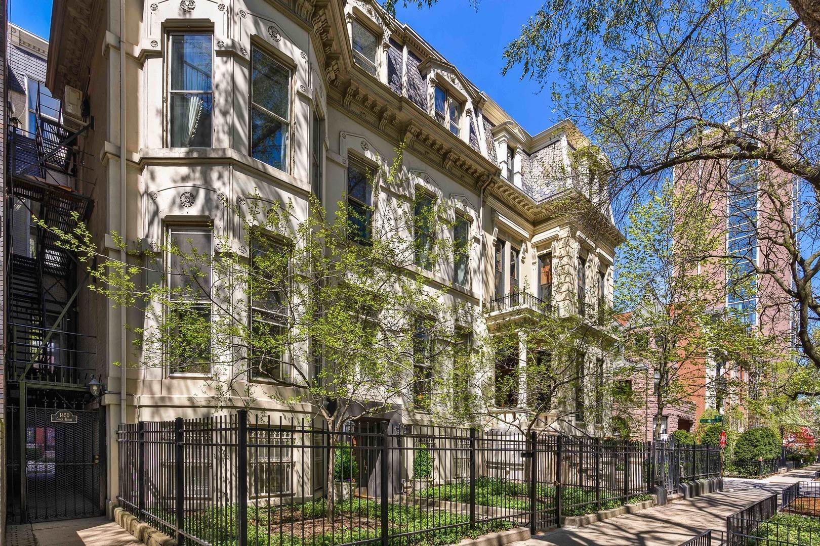 Single Family for Sale at Gold Coast, Chicago, IL 60610