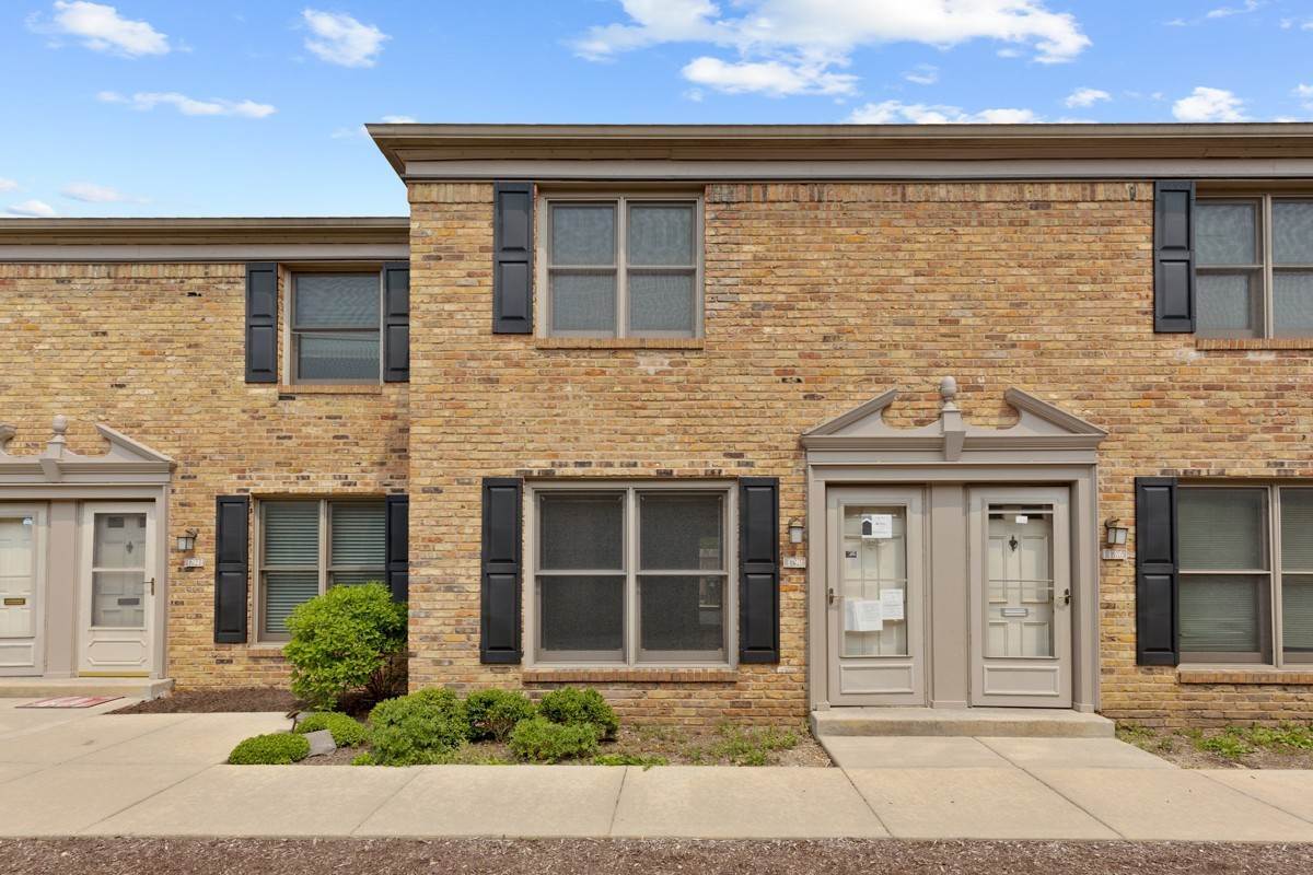 Townhouse for Sale at Hoffman Estates, IL 60169