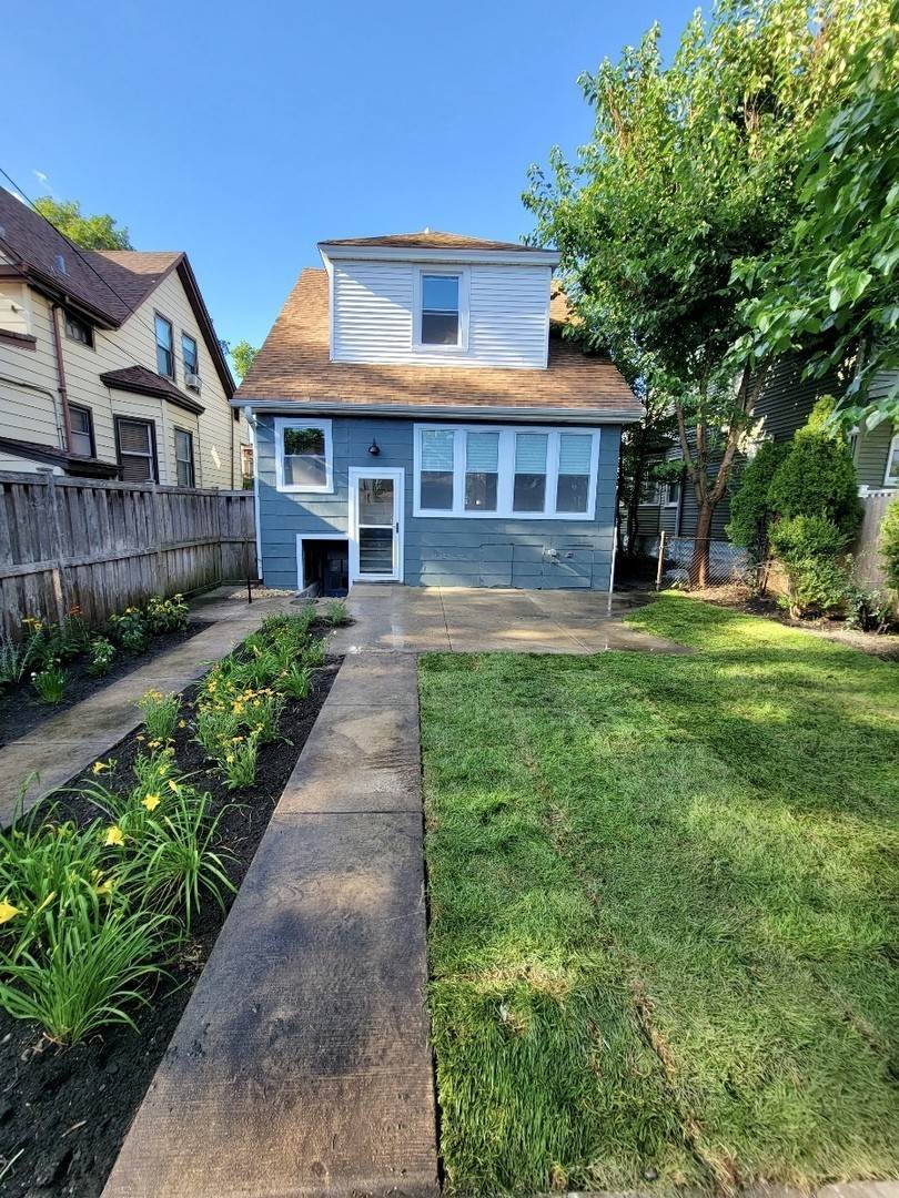 14. Single Family for Sale at Portage Park, Chicago, IL 60641