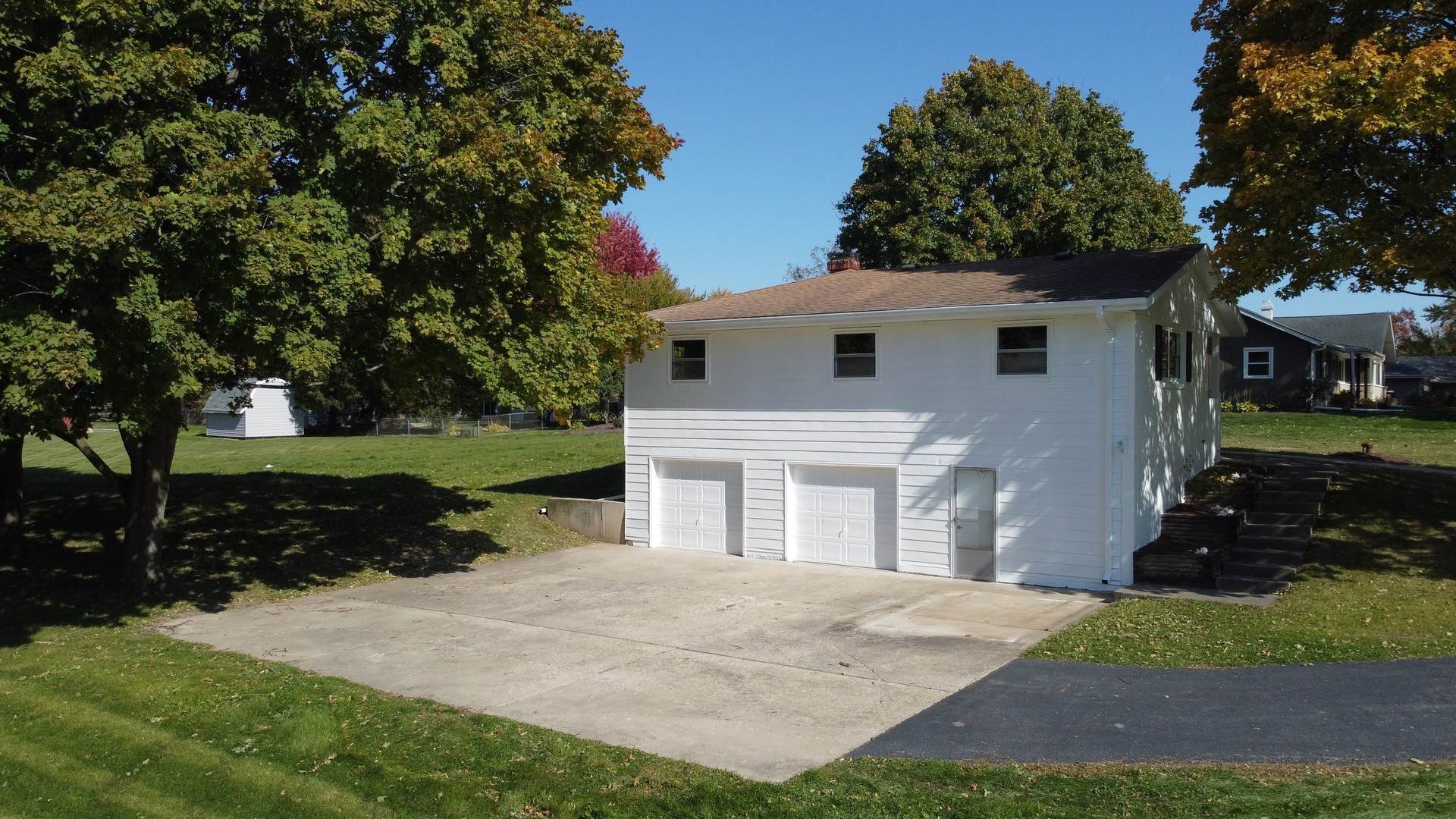 23. Single Family for Sale at Elgin, IL 60124