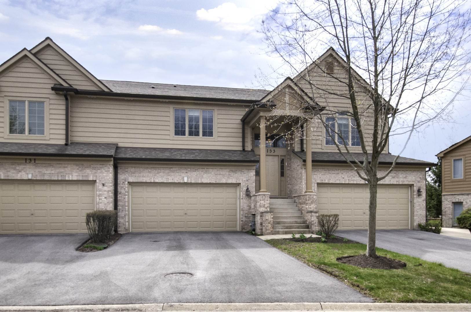 Townhouse for Sale at Willow Springs, IL 60480