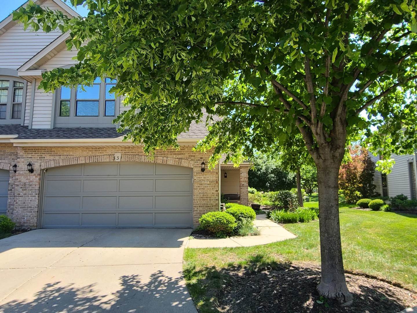 Townhouse for Sale at Bloomingdale, IL 60108