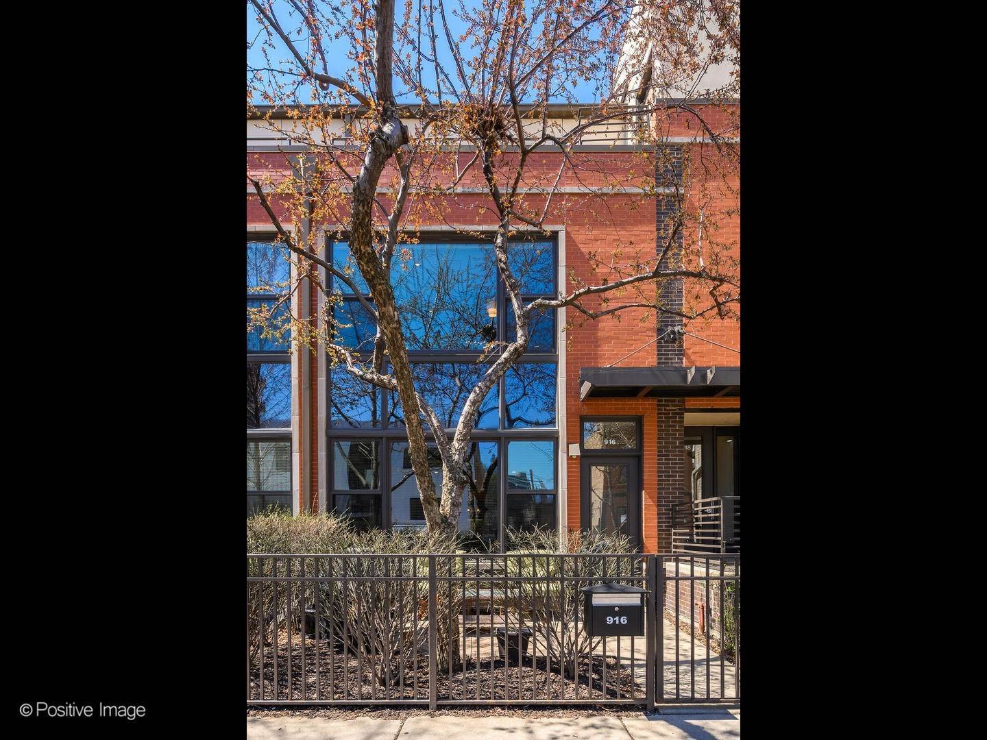 Townhouse for Sale at Cabrini Green, Chicago, IL 60610