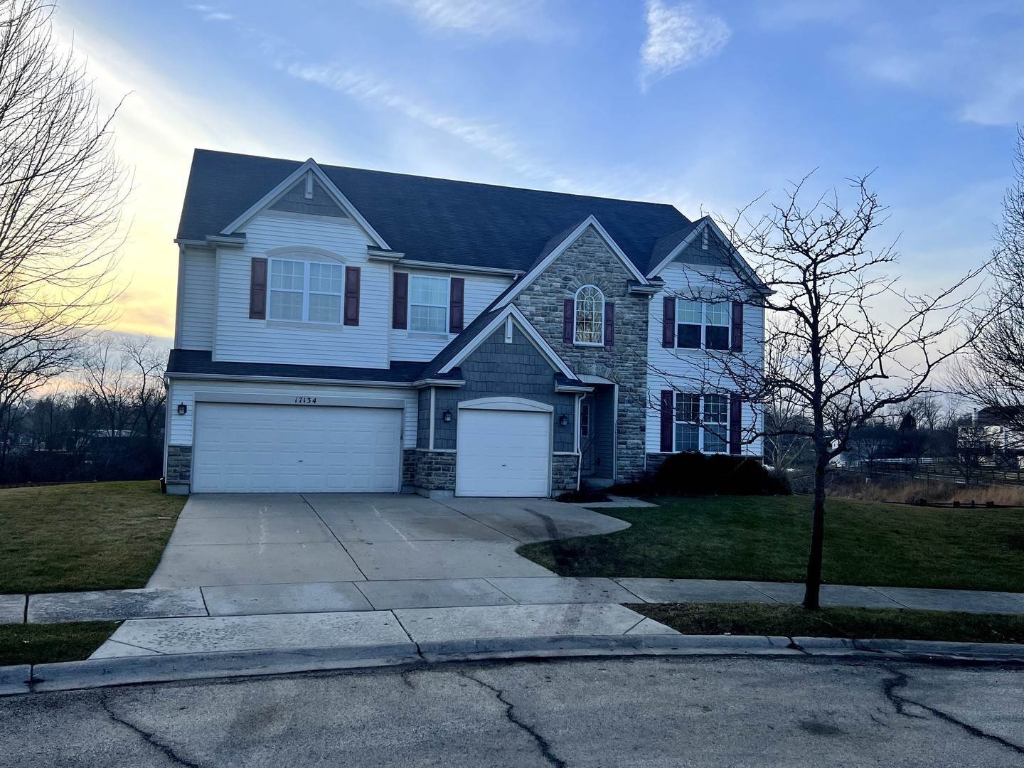 Single Family for Sale at Lockport, IL 60441