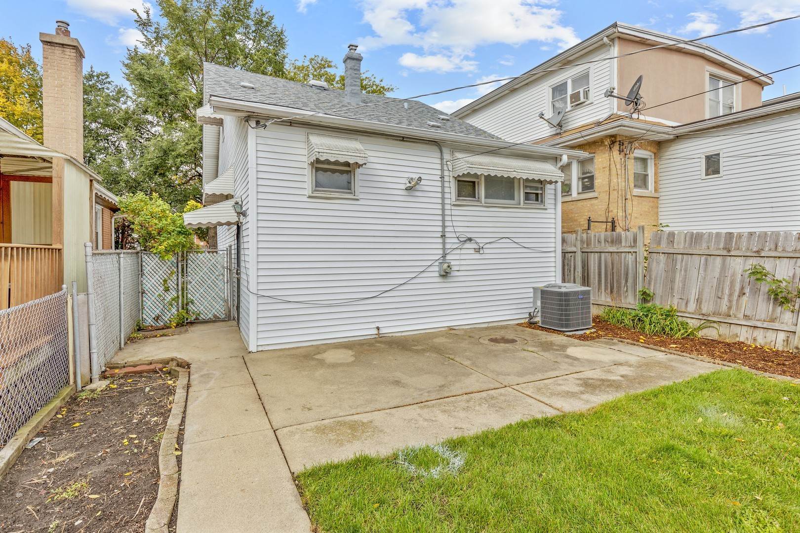 23. Single Family for Sale at Belmont Heights, Chicago, IL 60634