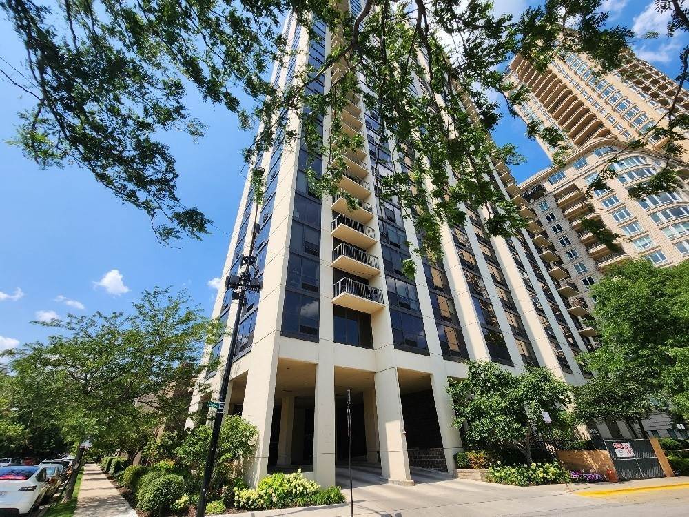 1. Single Family for Sale at Park West, Chicago, IL 60614