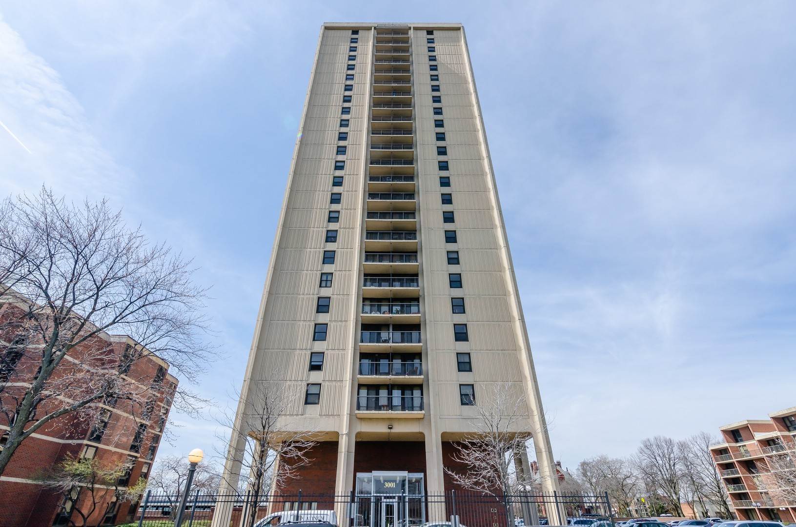 Single Family for Sale at South Commons, Chicago, IL 60616