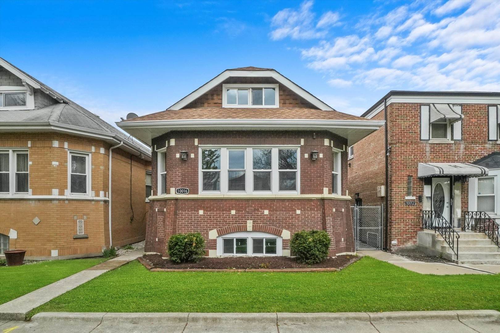 Single Family for Sale at Rosemoor, Chicago, IL 60628
