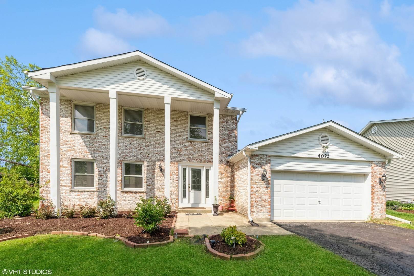Single Family for Sale at Hoffman Estates, IL 60192