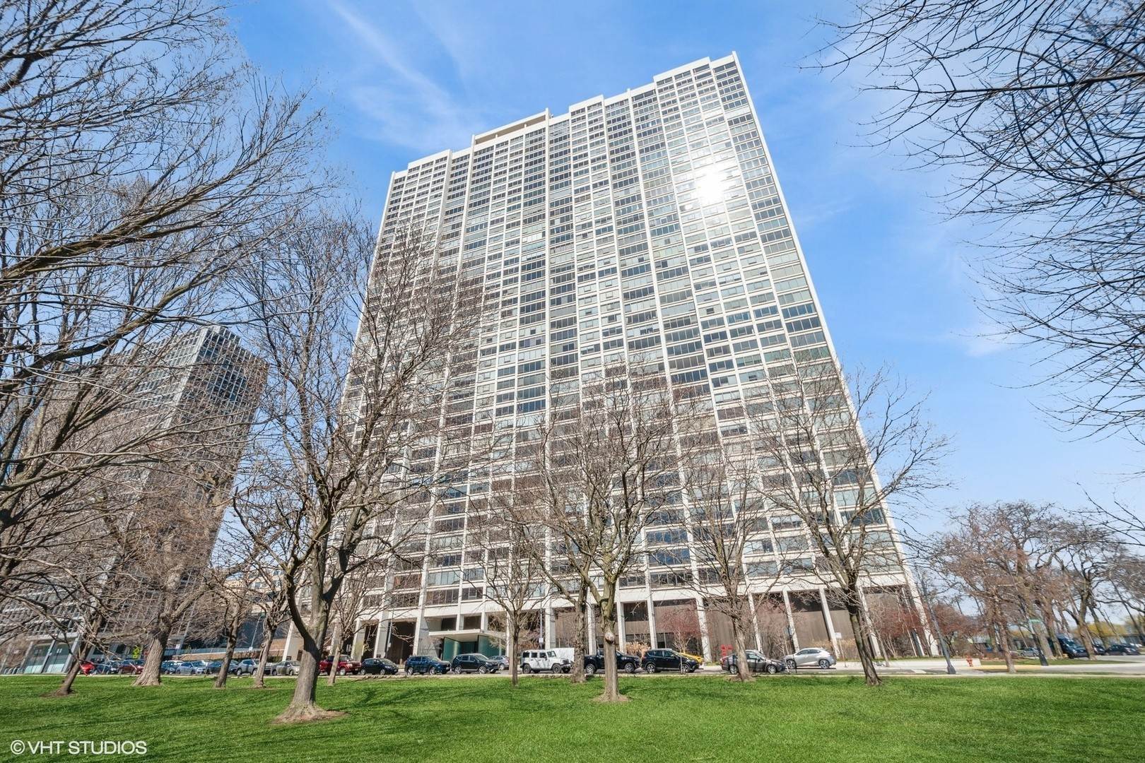 Single Family for Sale at Lake View East, Chicago, IL 60657