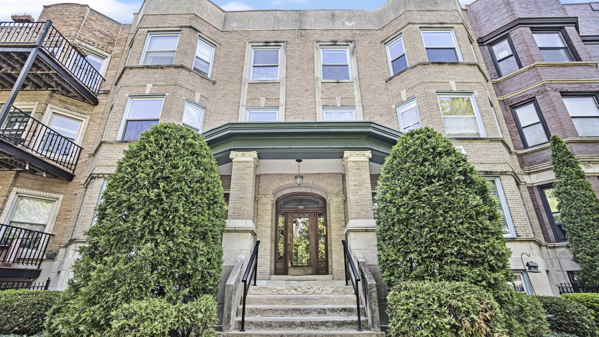 Single Family for Sale at Sheridan Park, Chicago, IL 60640