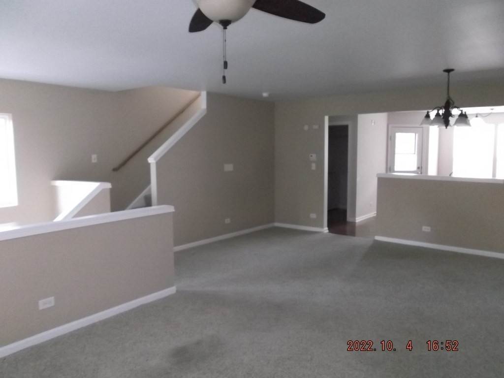8. Townhouse for Sale at Elgin, IL 60124