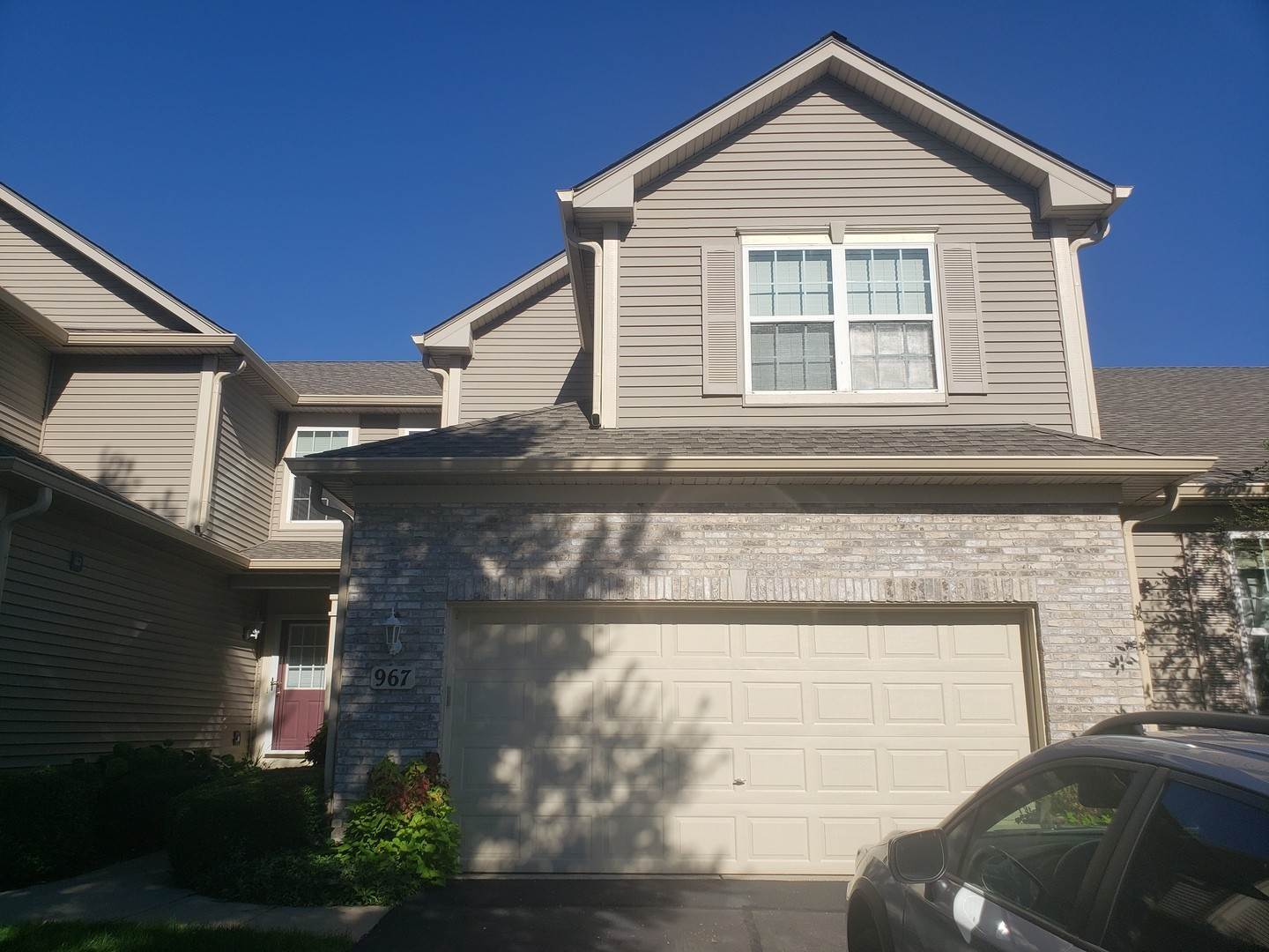 1. Townhouse for Sale at Elgin, IL 60120