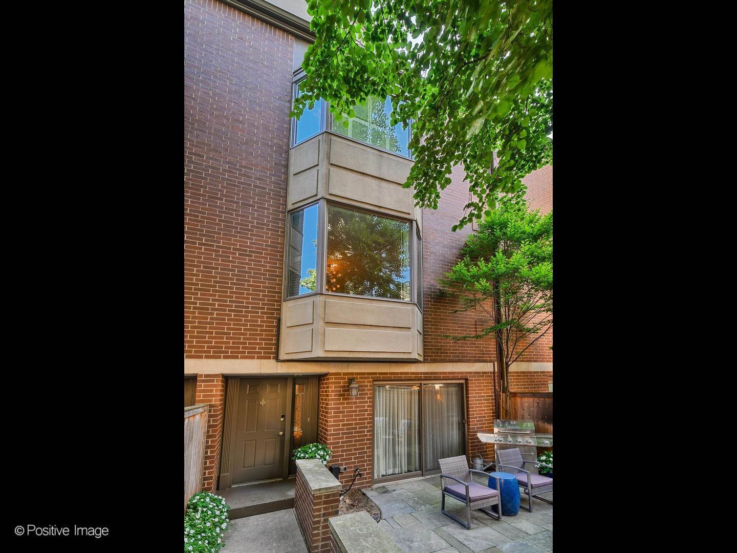 Townhouse for Sale at Gold Coast, Chicago, IL 60610
