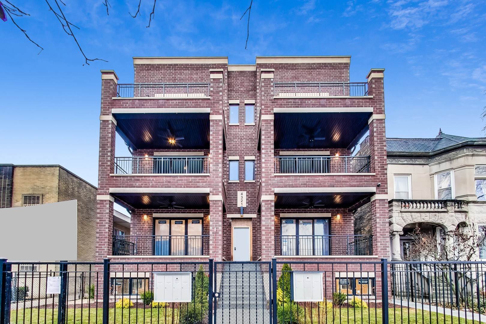 Single Family for Sale at South East Ravenswood, Chicago, IL 60613