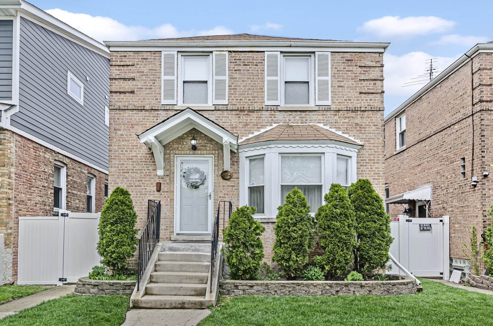 Single Family for Sale at Montclare Gardens, Chicago, IL 60634