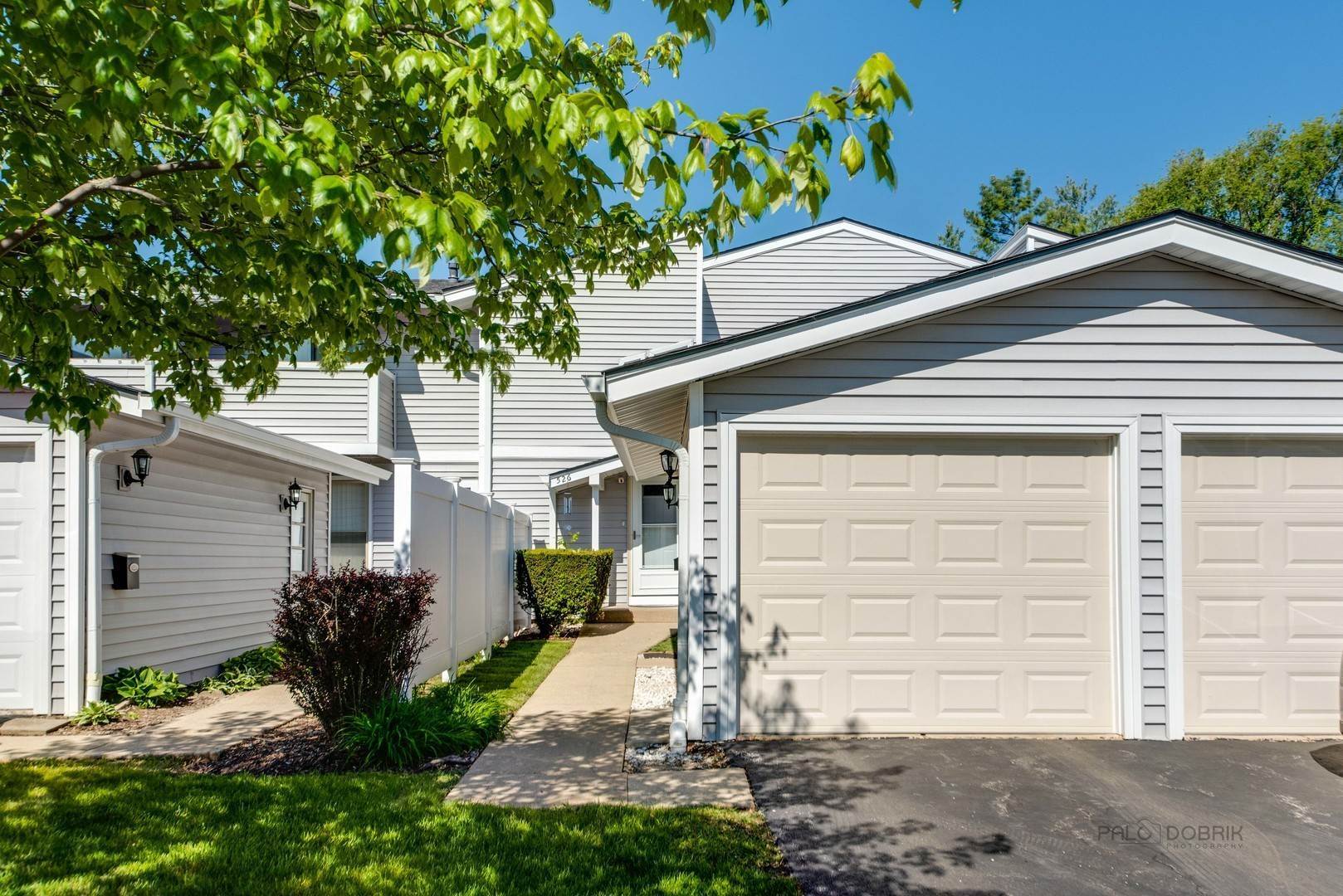 Townhouse for Sale at Schaumburg, IL 60193