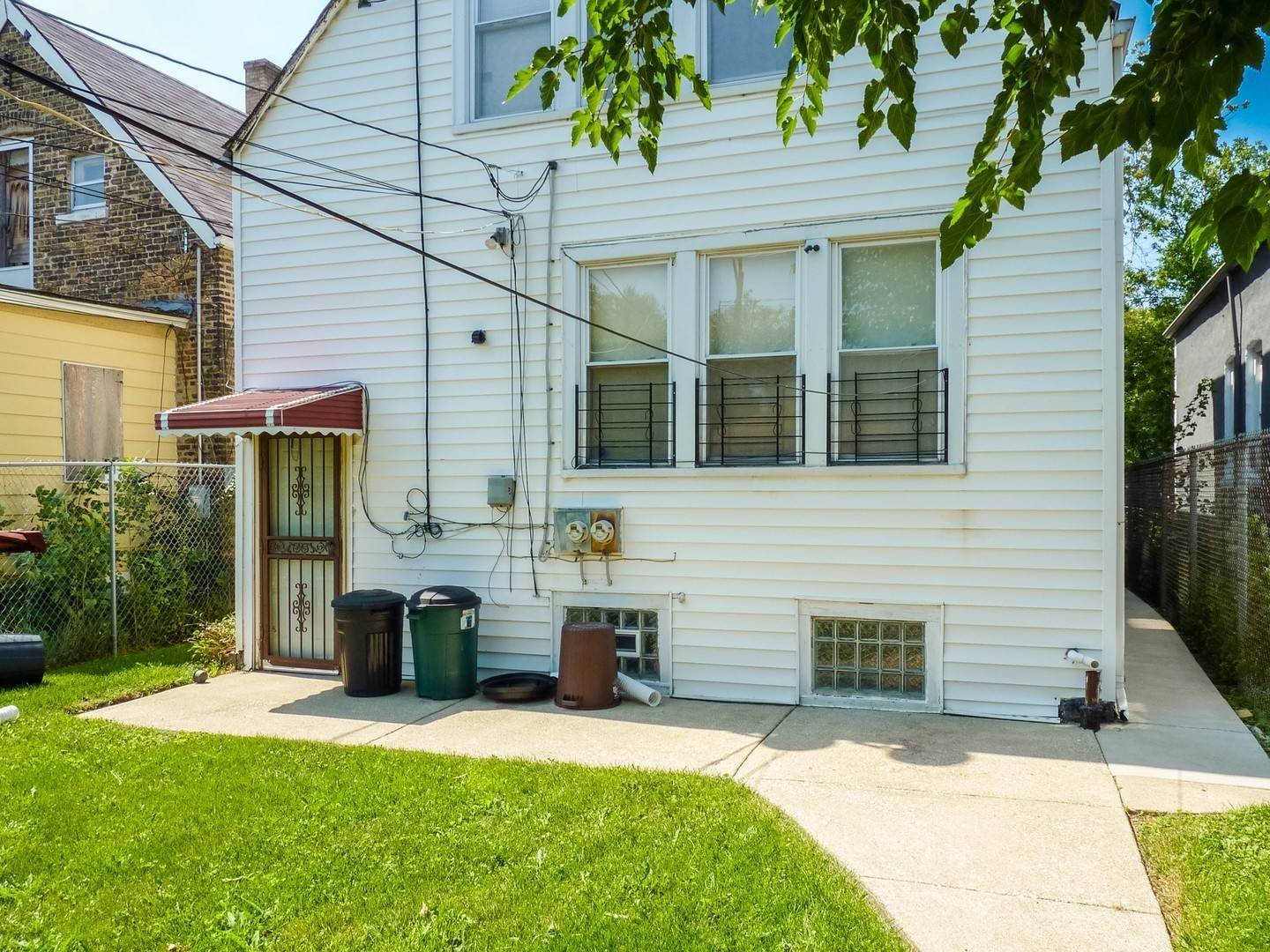 13. Single Family at Chicago, IL 60651