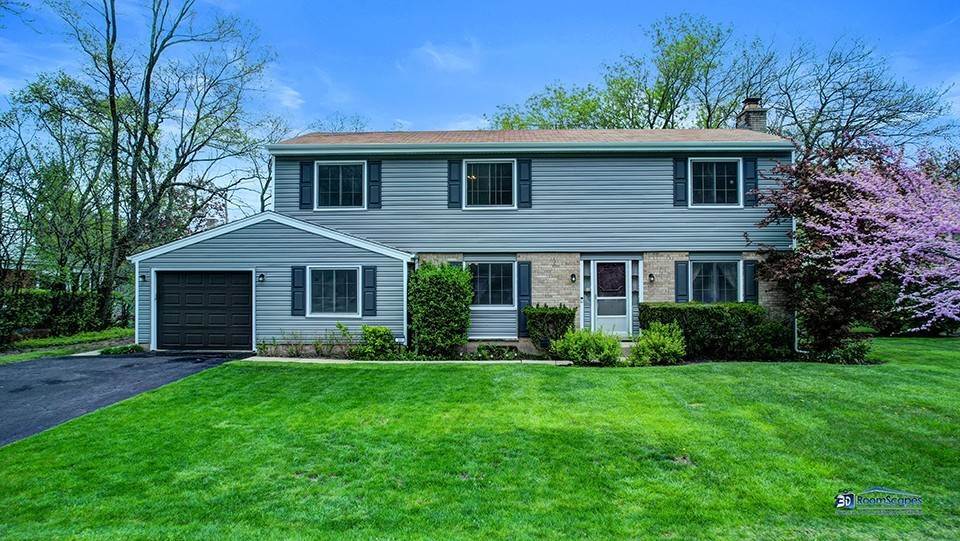 Single Family for Sale at Deerfield, IL 60015