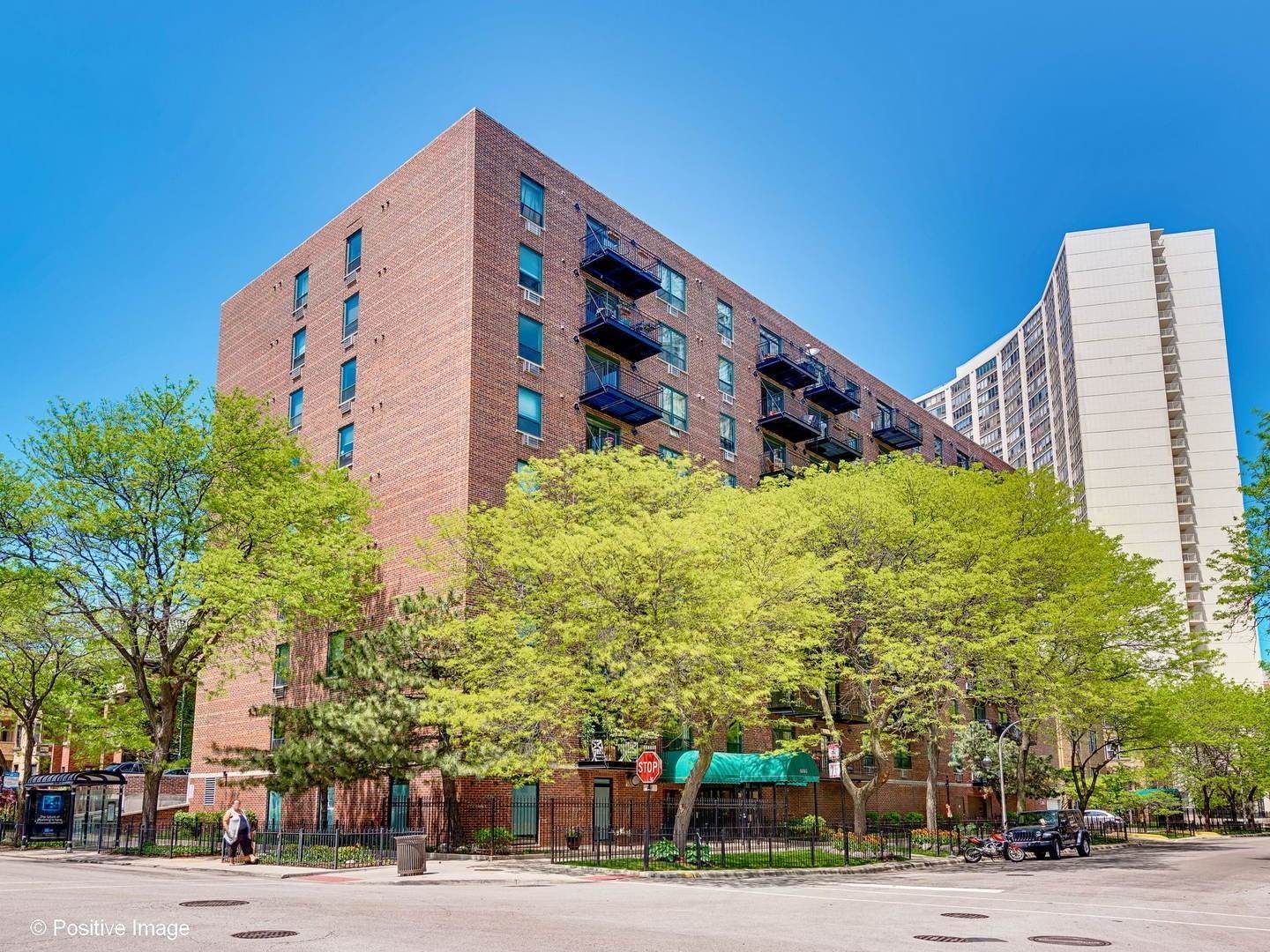 Condominium at Lake View East, Chicago, IL 60613
