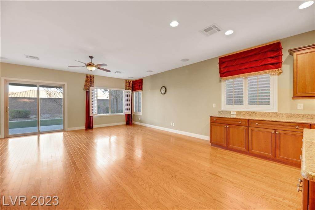 17. Single Family for Sale at NV 89044