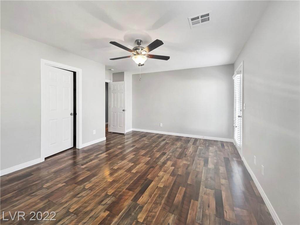 11. Single Family for Sale at NV 89015