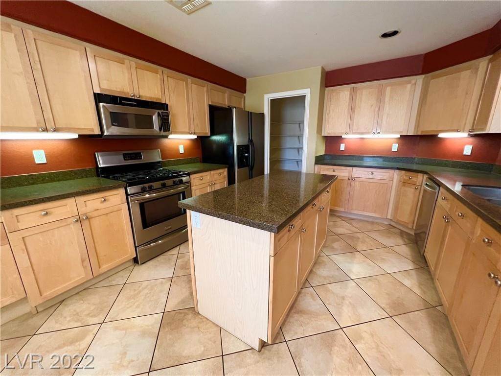 13. Single Family for Sale at NV 89002