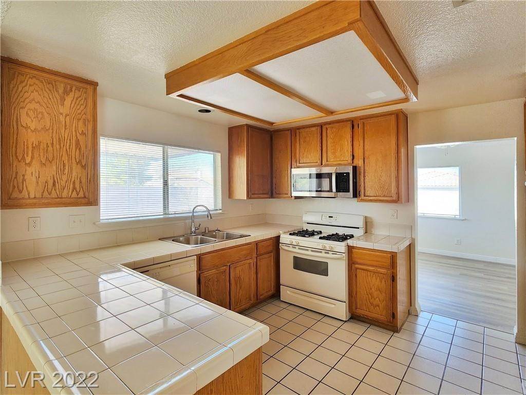 8. Single Family for Sale at NV 89074