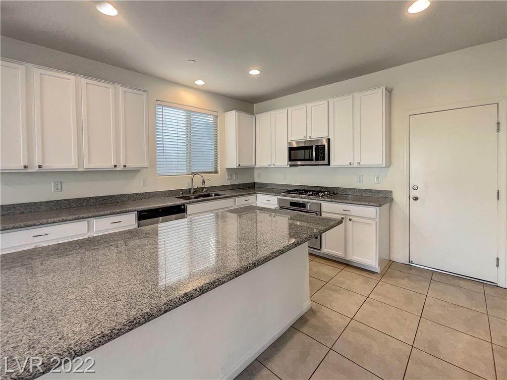 6. Single Family for Sale at NV 89011