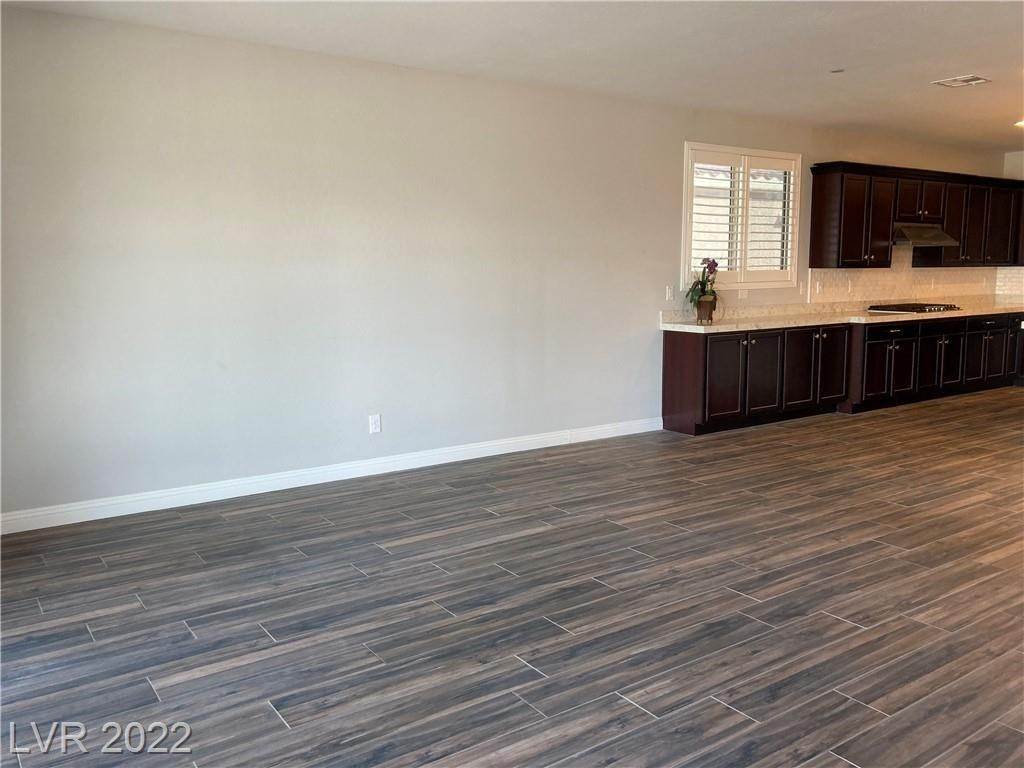 18. Single Family for Sale at NV 89011