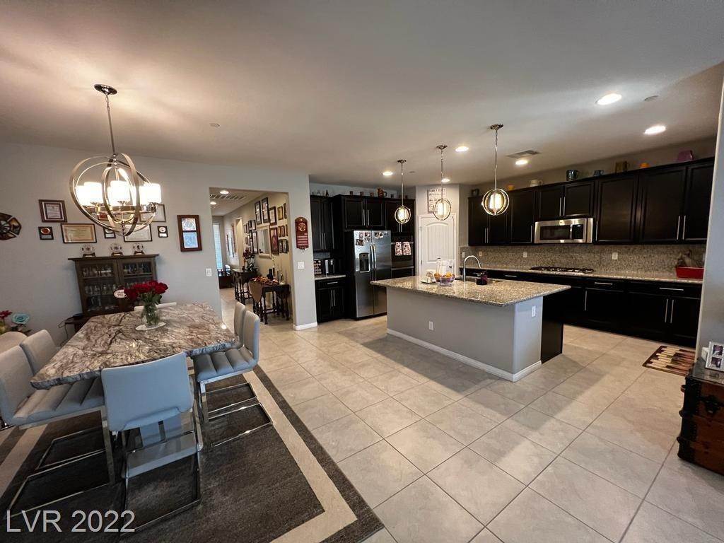 19. Single Family for Sale at NV 89011