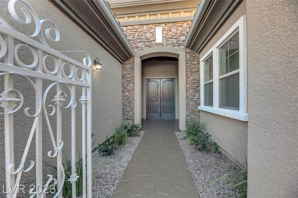 19. Single Family for Sale at NV 89044