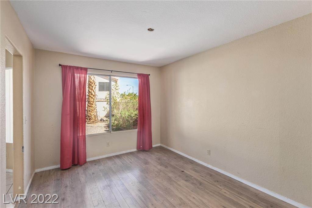 11. Single Family for Sale at NV 89014