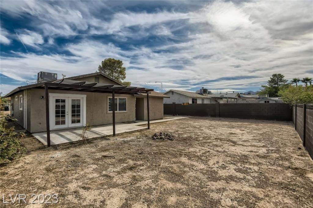 18. Single Family for Sale at NV 89015